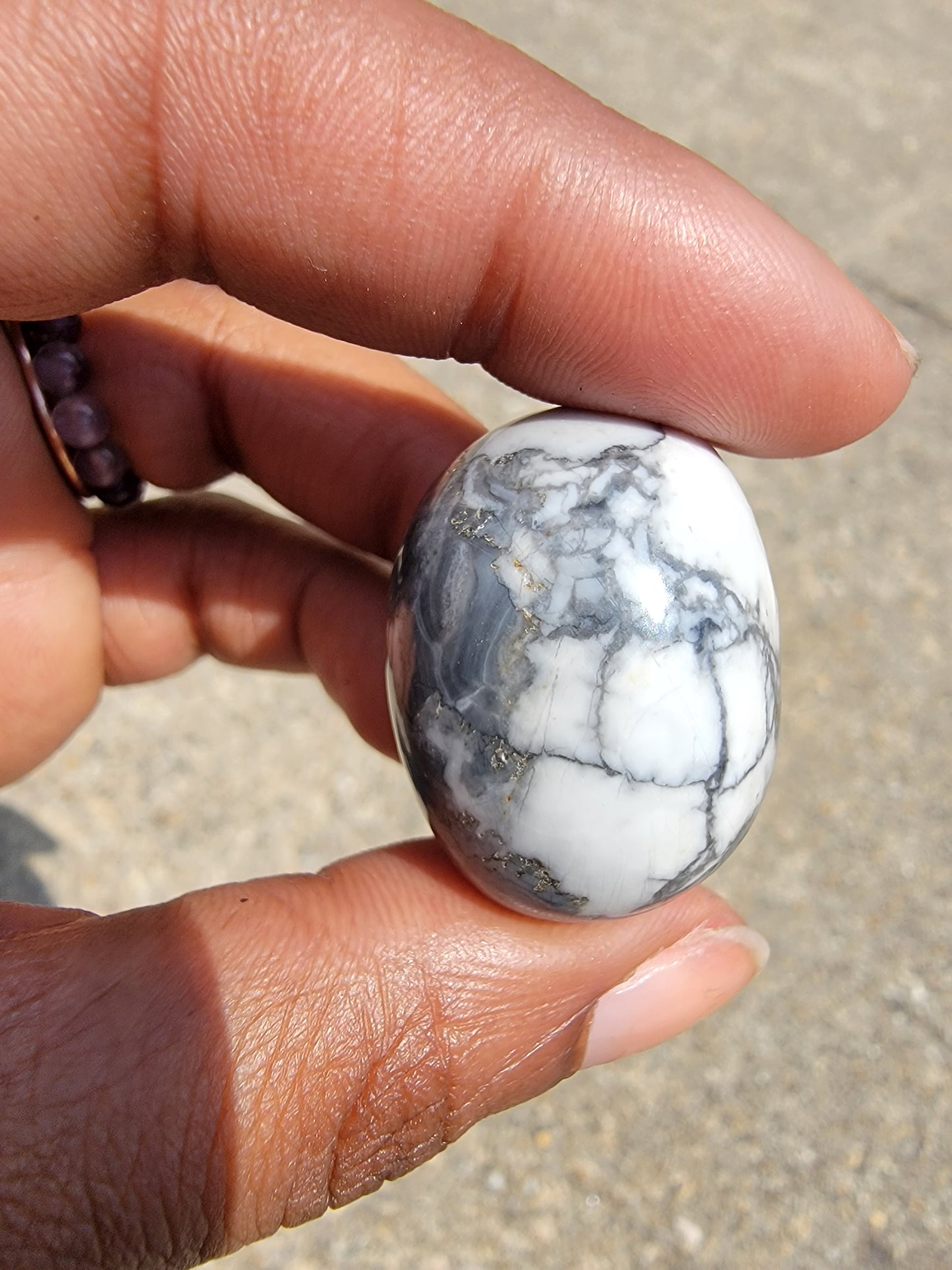 Howlite Tumble