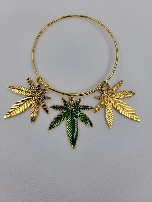 Triple Leaf Gold Bangle