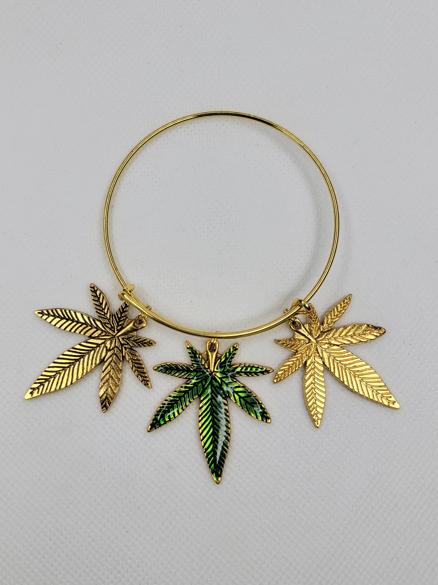 Triple Leaf Gold Bangle