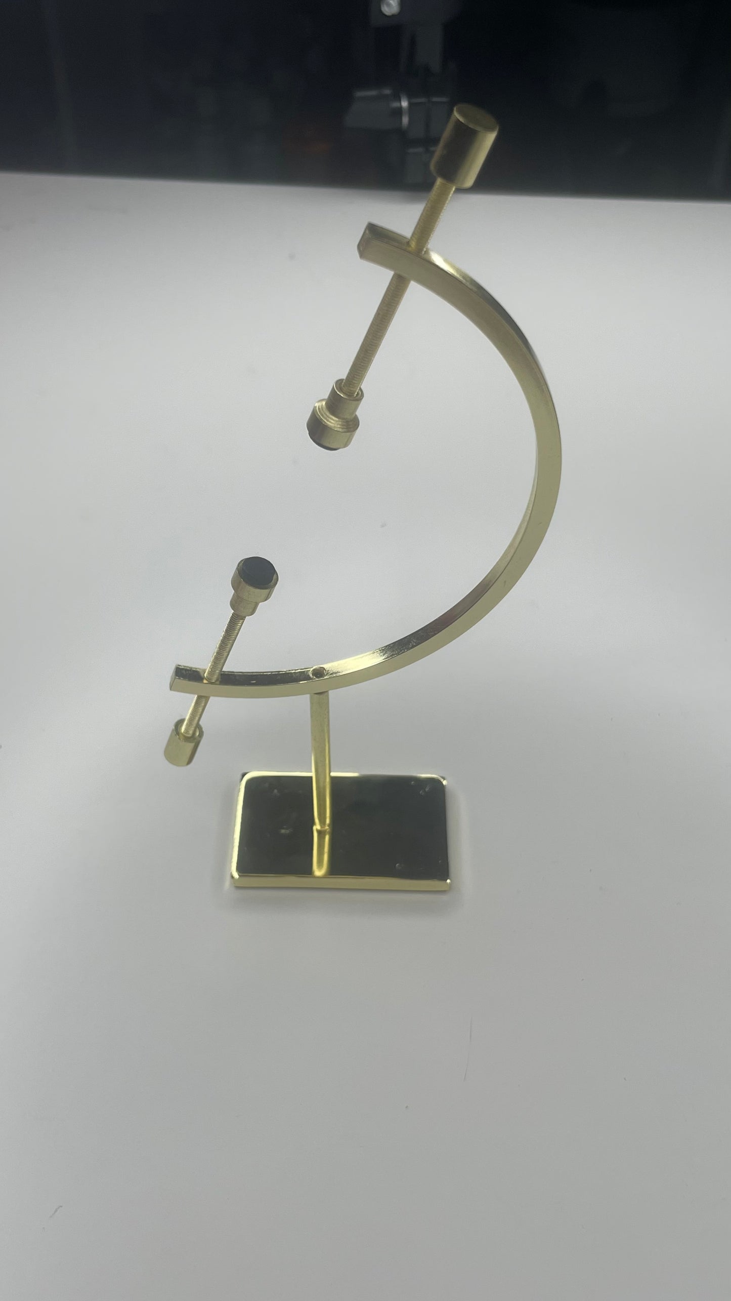 Sphere Stand (Gold)