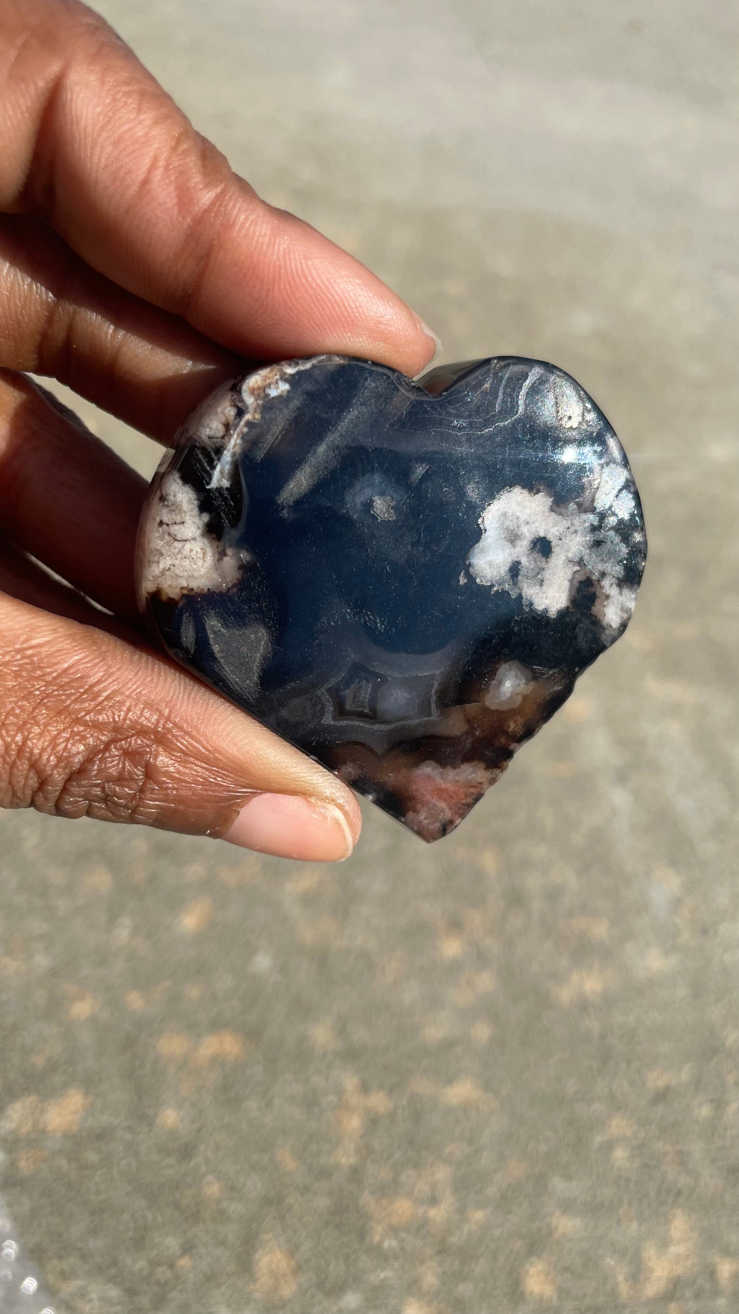 Black Flower Agate Heart