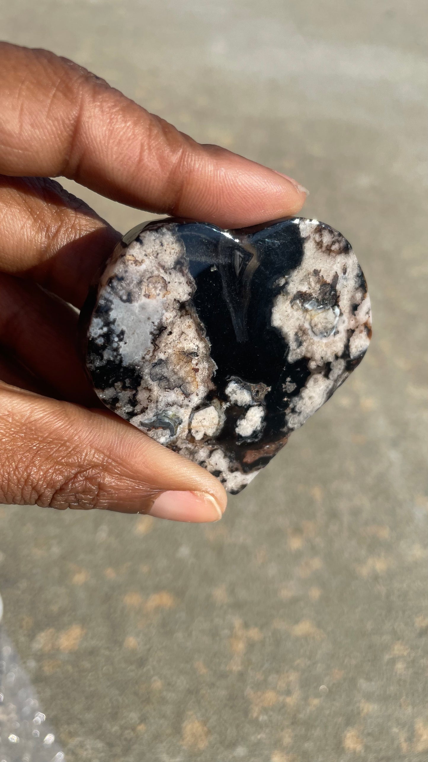 Black Flower Agate Heart