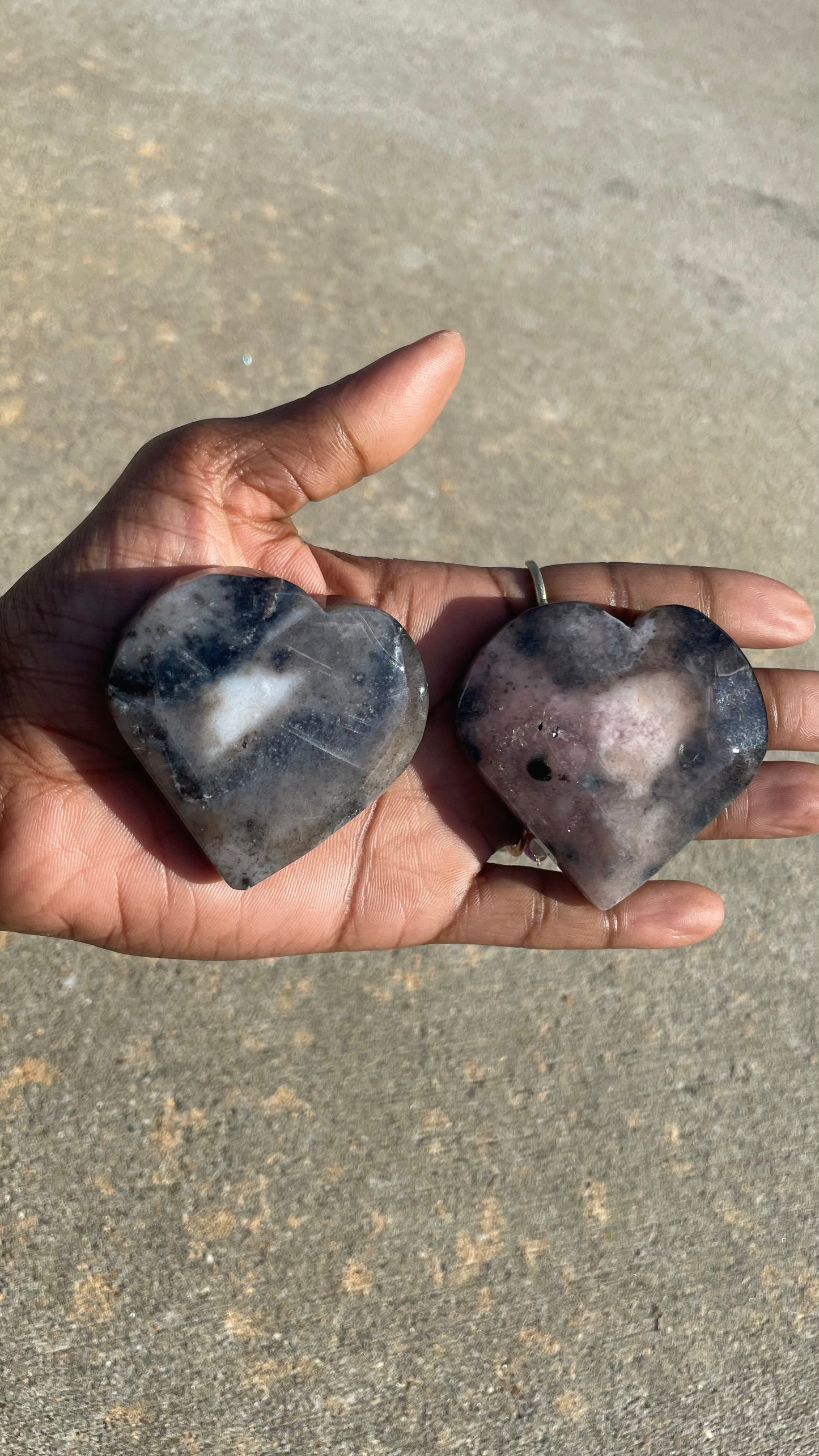 Black Flower Agate Heart