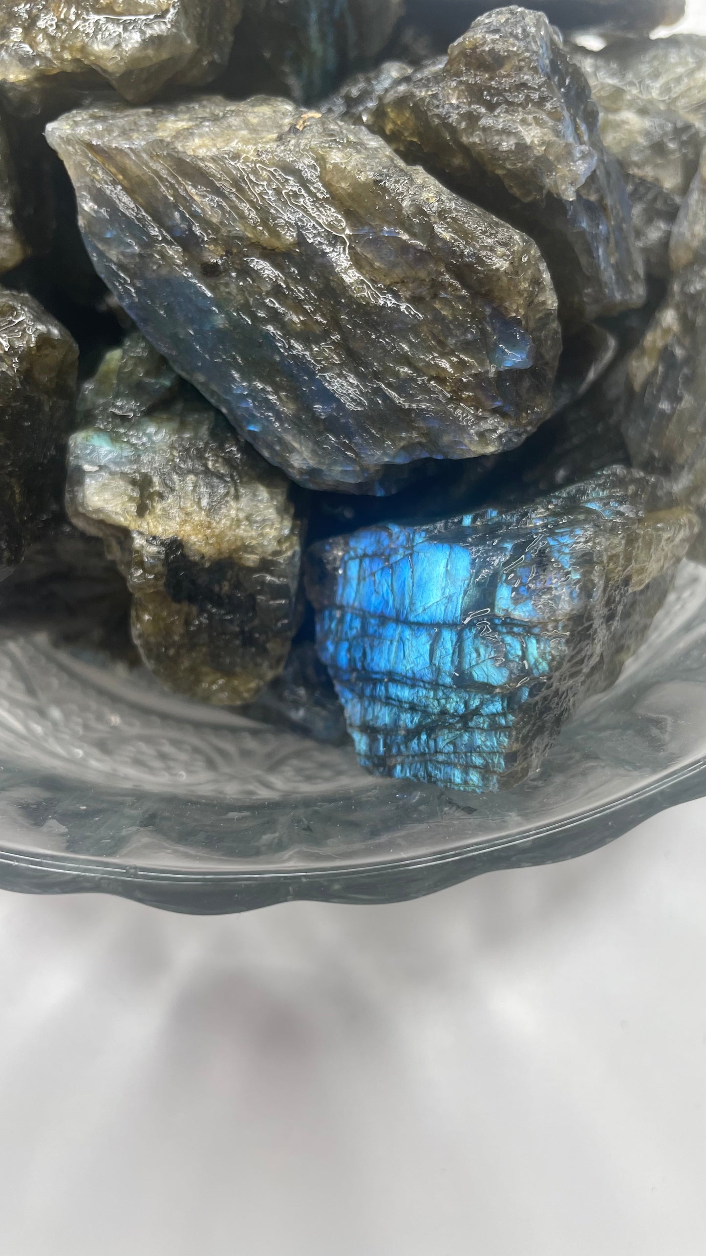 Raw Labradorite (medium)